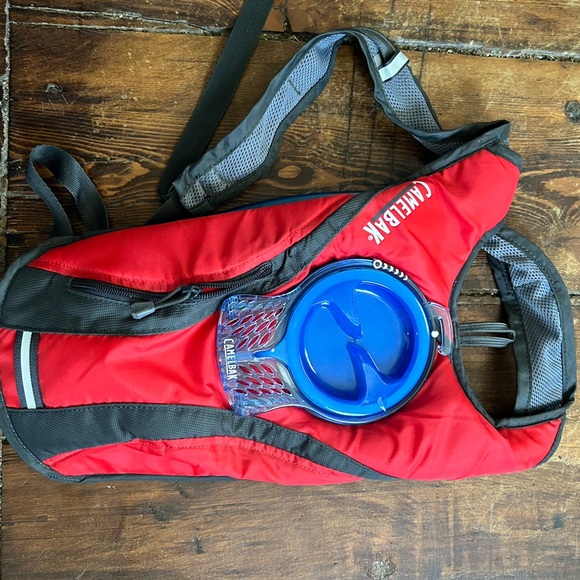 CAMELBAK Hydrobak Hydration Pack Water Bottle Backpack Red Gray - Picture 4 of 5